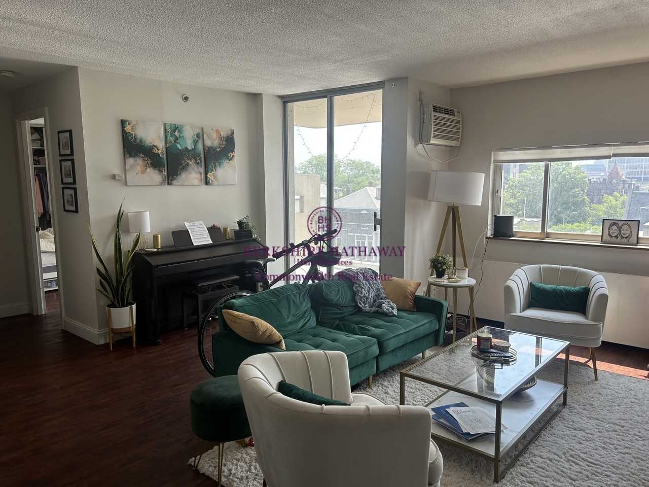 872 Massachusetts Ave #801 - Photo 4 of 8