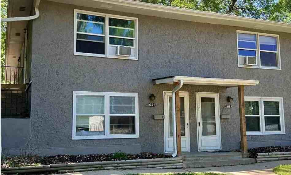 623 South Prairie Avenue - Photo 2 of 8