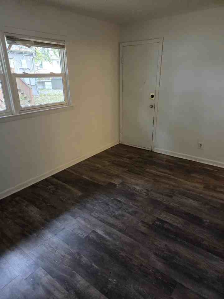 623 South Prairie Avenue - Photo 3 of 8