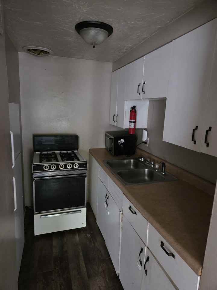 623 South Prairie Avenue - Photo 6 of 8