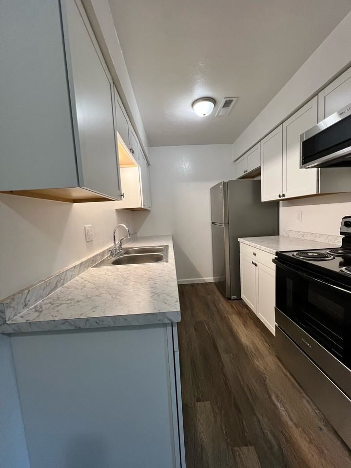 Washington Manor - Photo 6 of 19