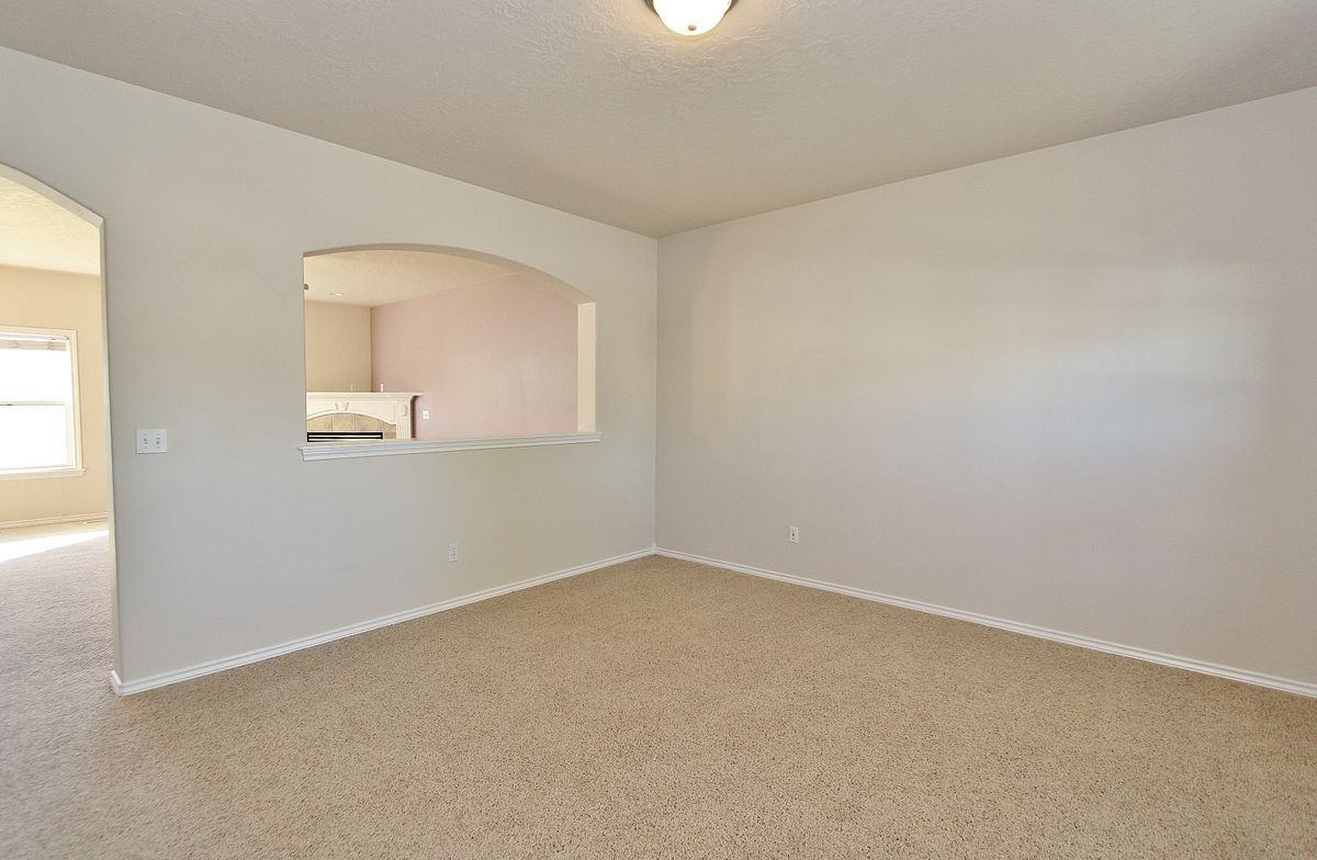 667 West Crescent Street - Photo 3 of 27