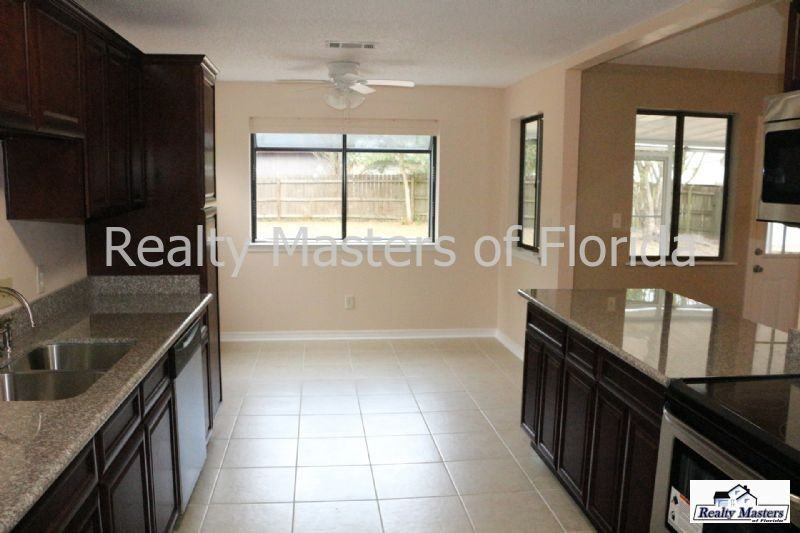 6904 Falcon Dr - Photo 3 of 9