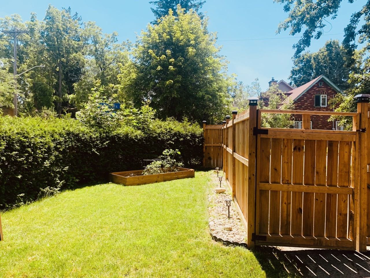 2683 Cresthill Street - Photo 3 of 17