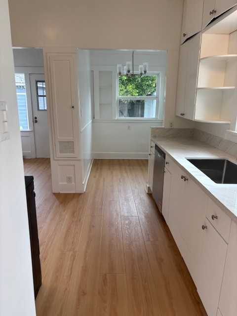 4334 Grand View Boulevard - Photo 6 of 38