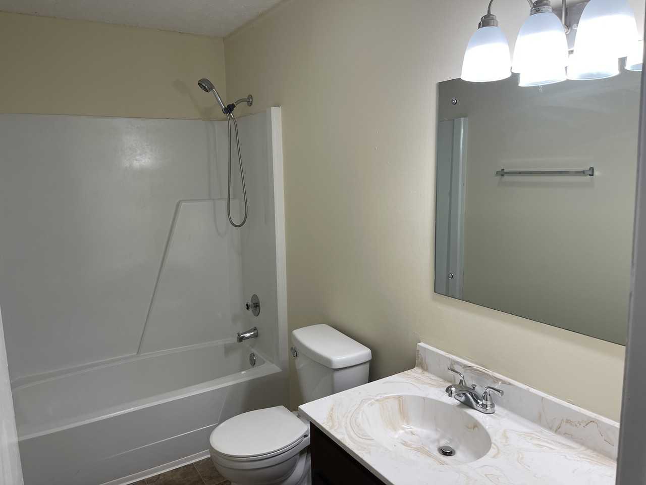 1021 Fall Creek Rd #4 - Photo 4 of 12