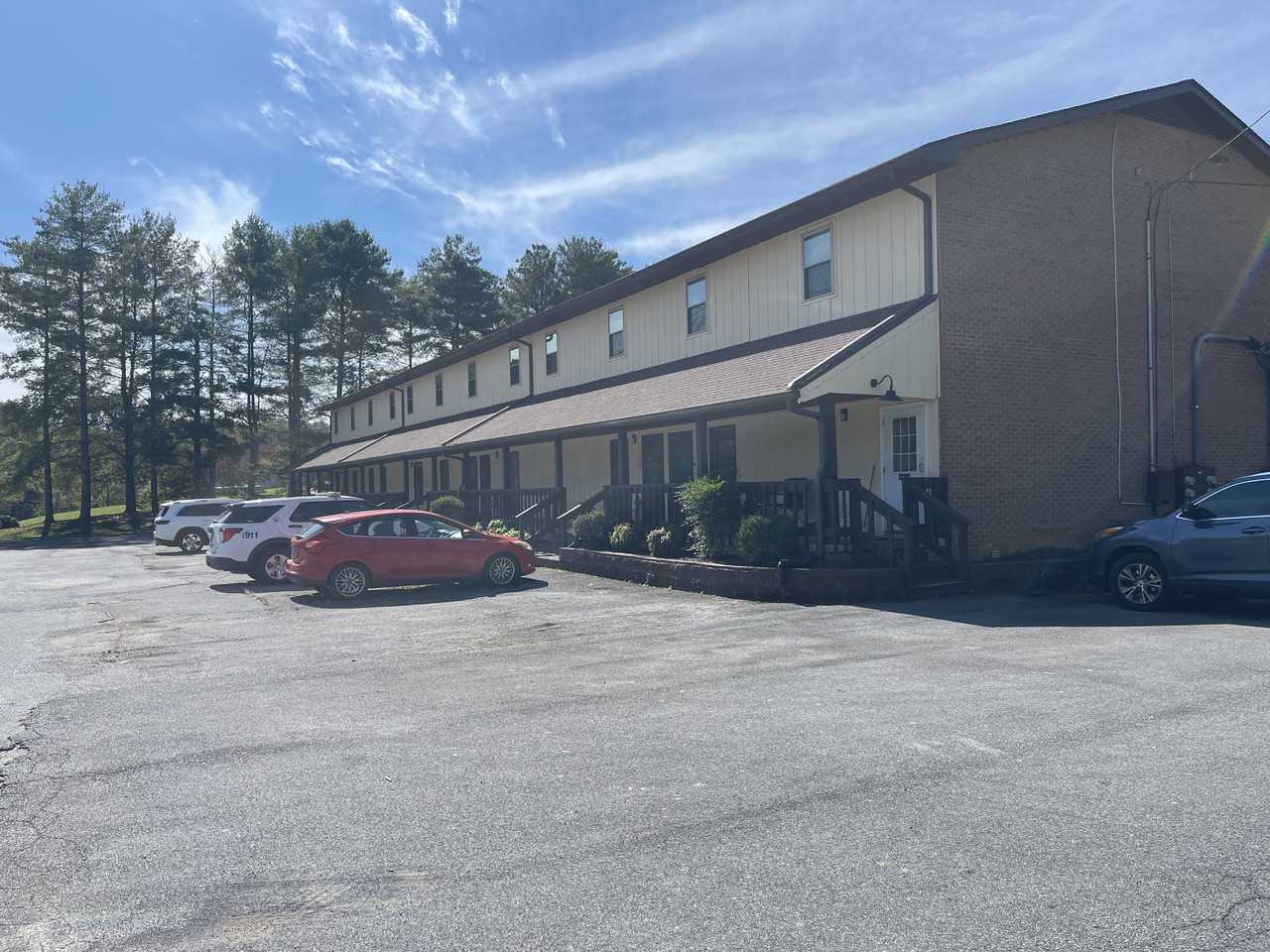 1021 Fall Creek Rd #4 - Photo 6 of 12