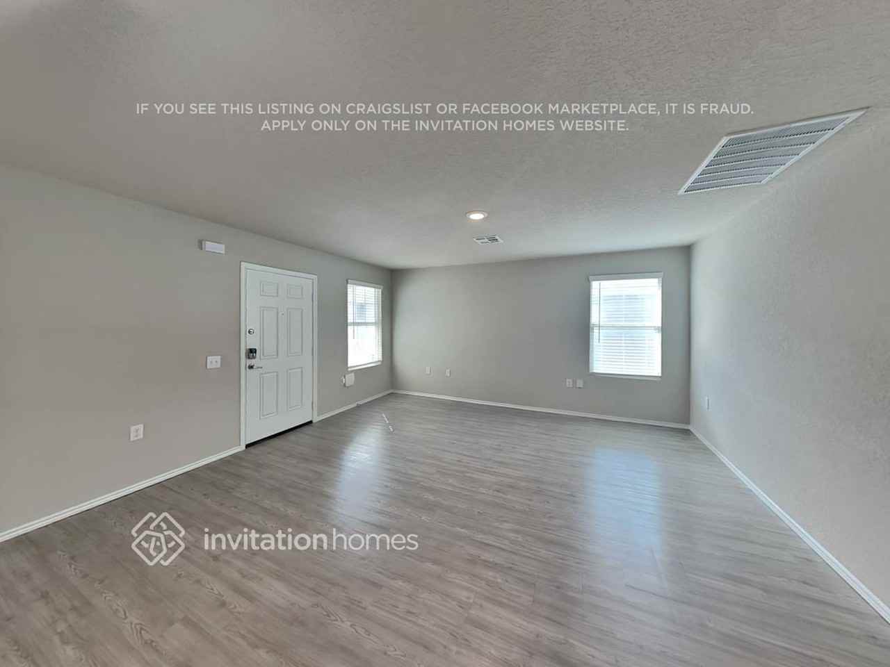 13407 Ashworth Blvd - Photo 3 of 18