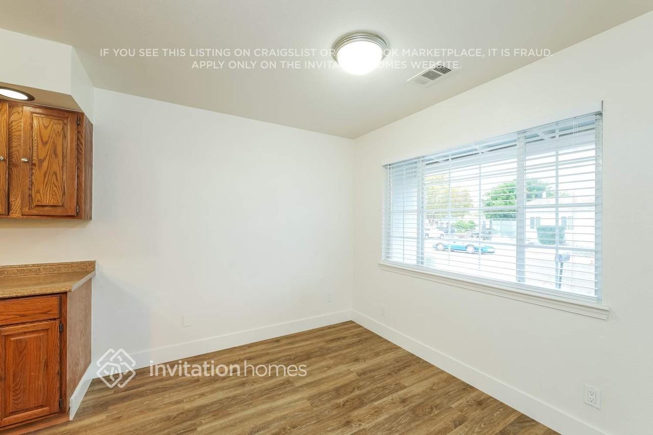 405 Concord St - Photo 5 of 17