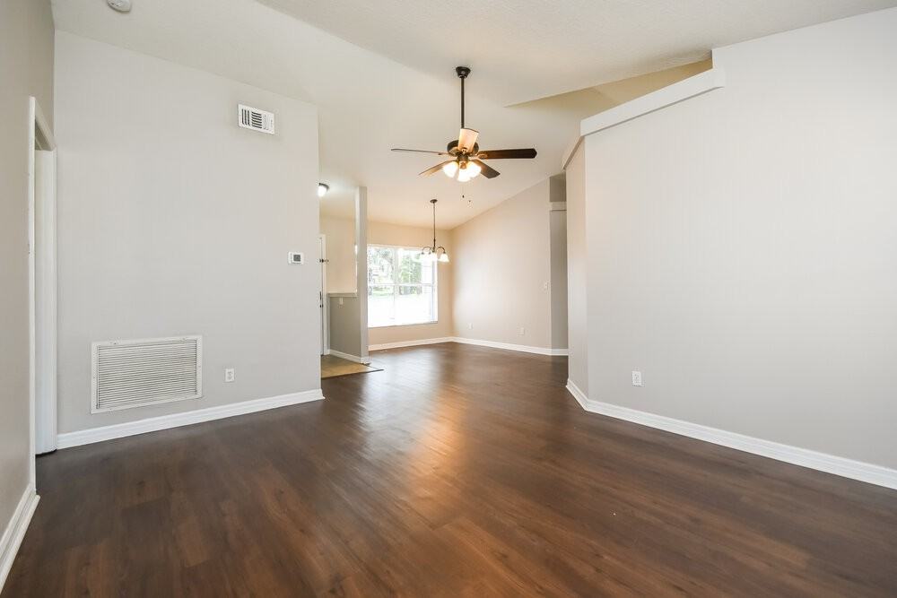 15443 Margaux Dr - Photo 4 of 16
