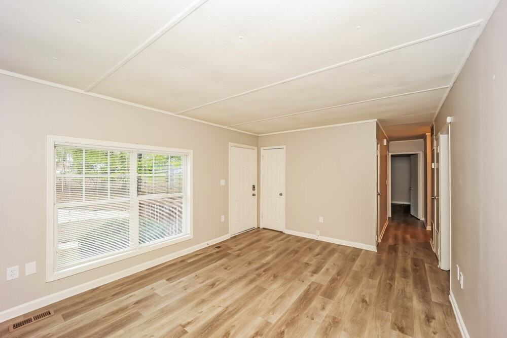 6608 Dorian Dr - Photo 4 of 16