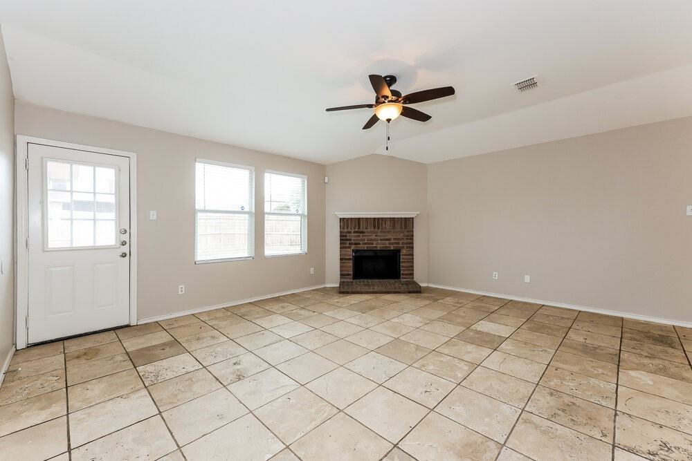 1917 Indian Lilac Dr - Photo 4 of 16
