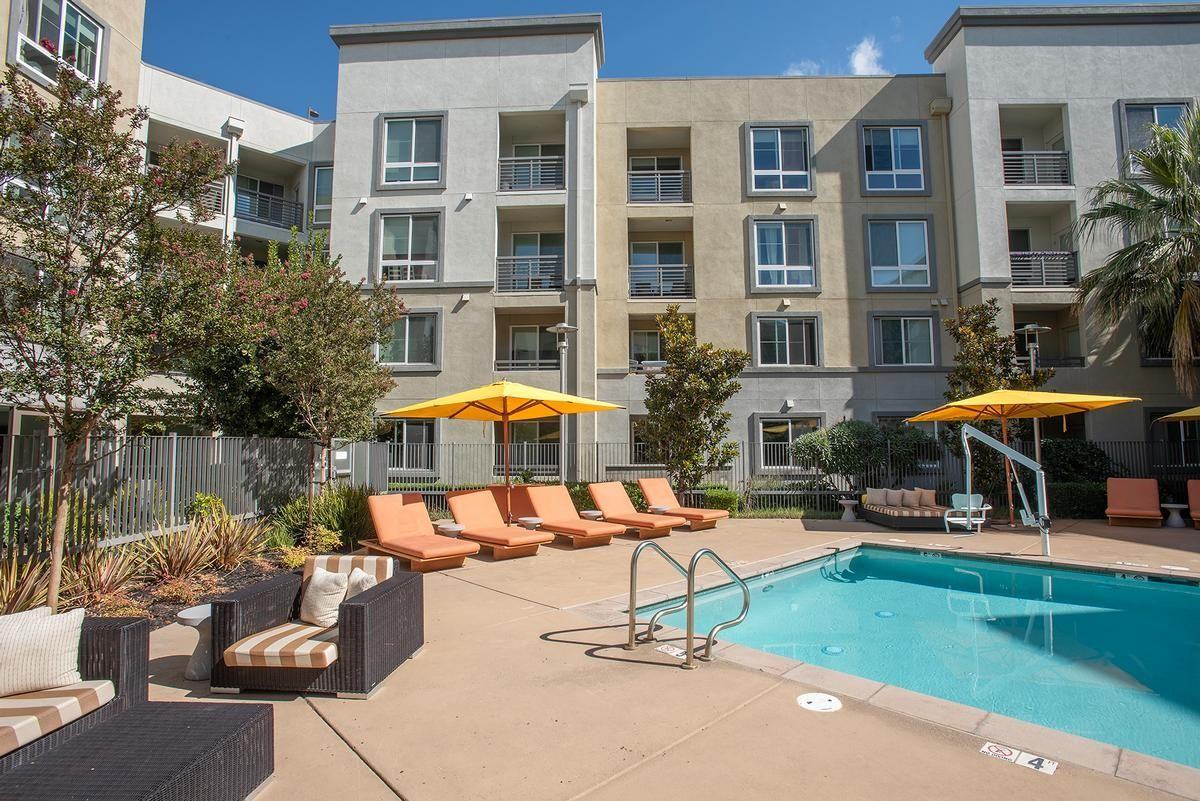 6775 Golden Gate Dr - Photo 3 of 50