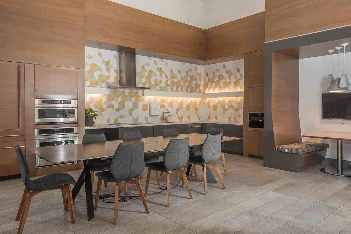 6775 Golden Gate Dr - Photo 6 of 50