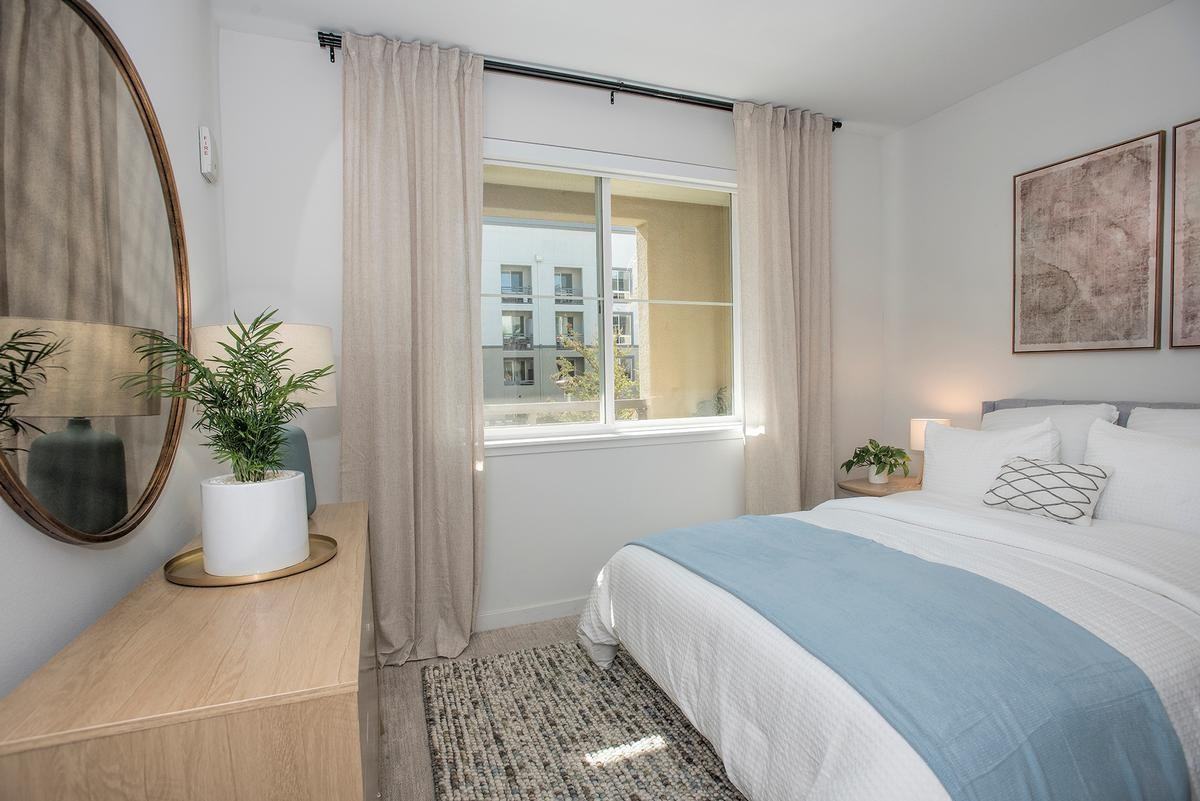 6775 Golden Gate Dr - Photo 4 of 50