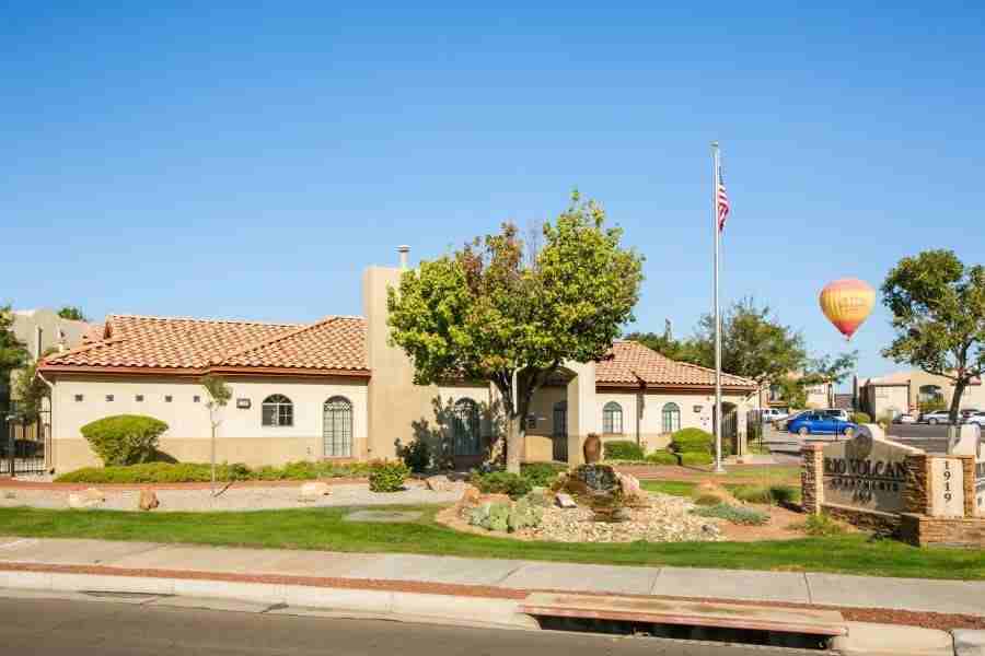 1919 Ladera Dr Nw - Photo 5 of 41