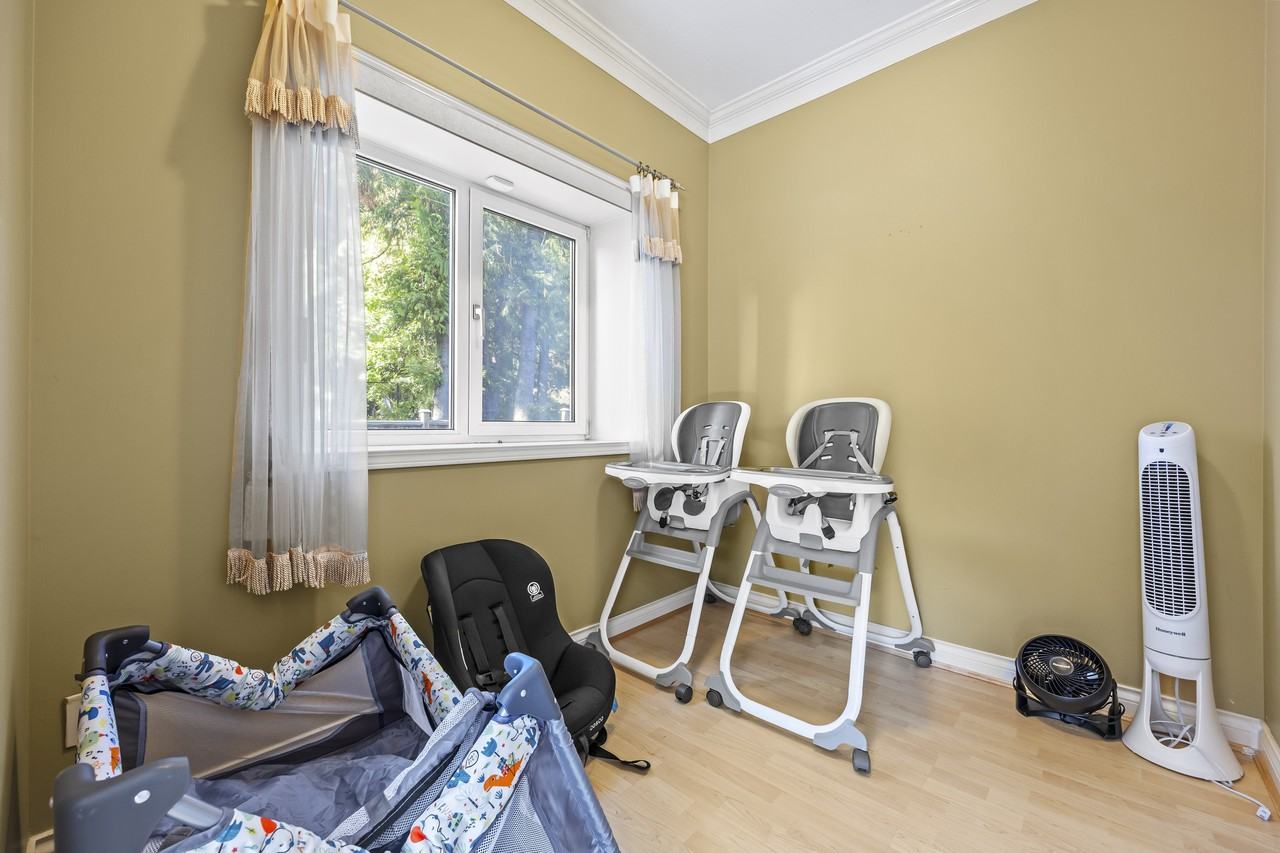 2318 Southwest Marine Drive - Photo 4 of 36