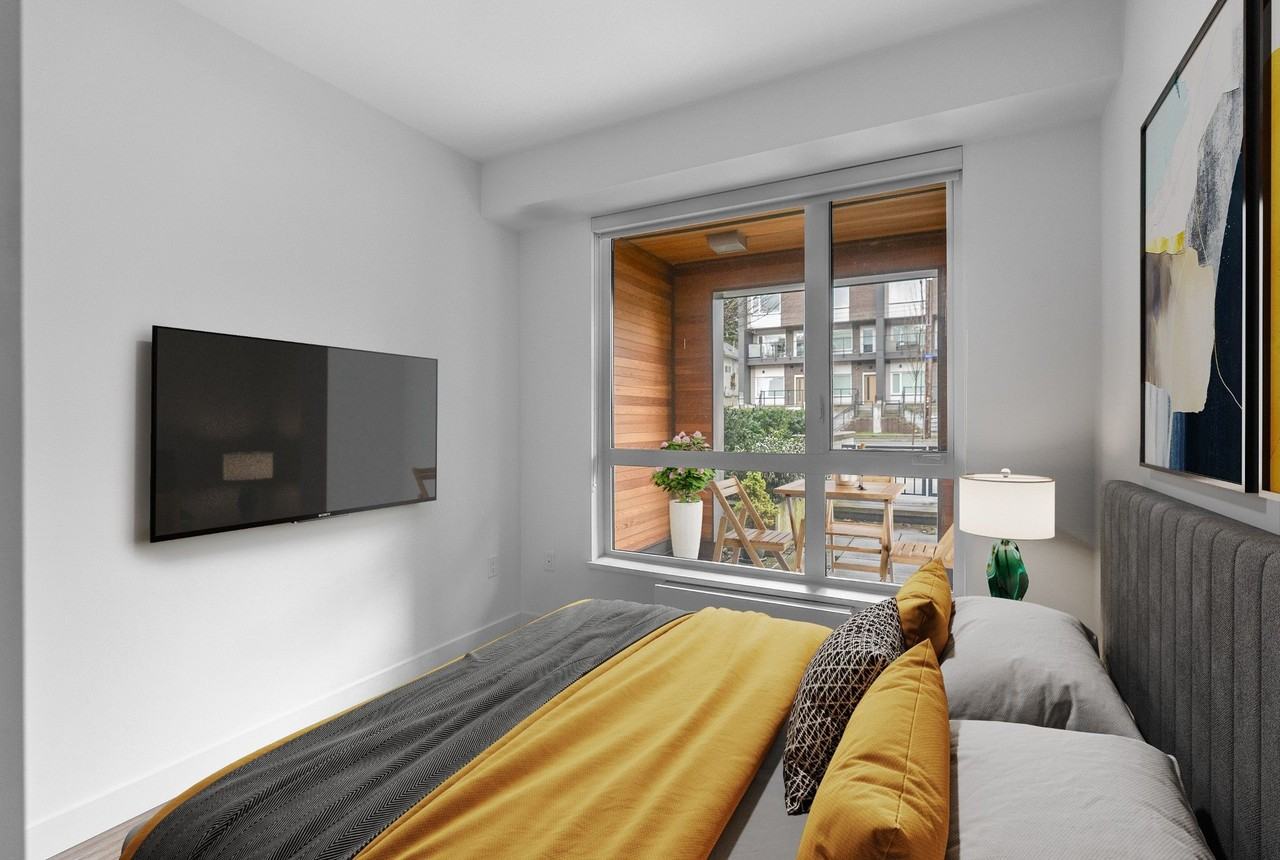 747 East 3rd Street #102 - Photo 6 of 17