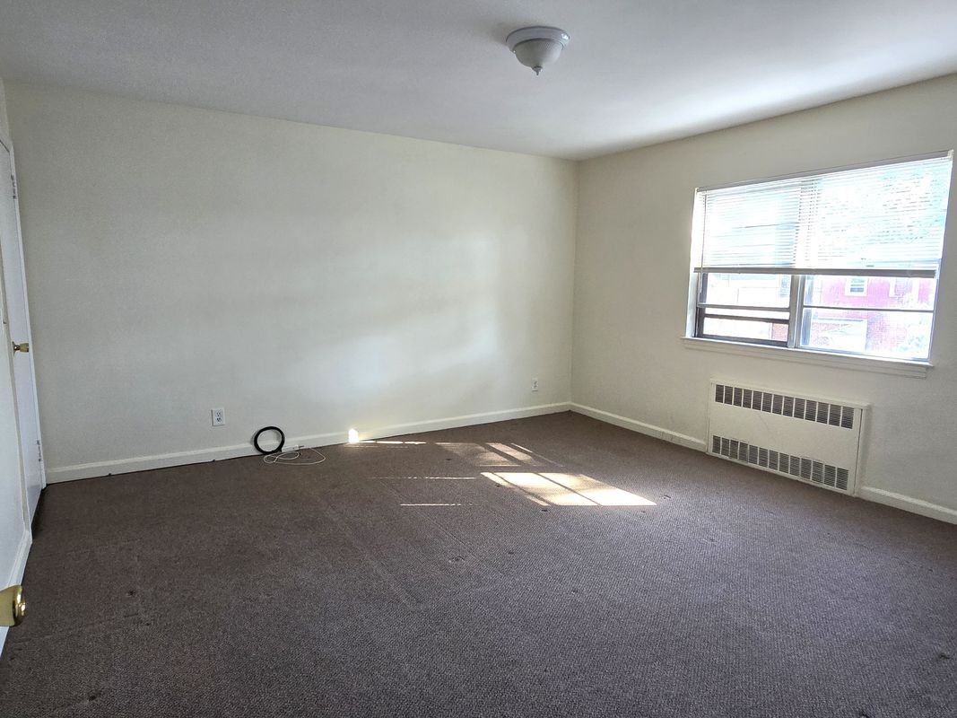 130 Beech St - Photo 3 of 14