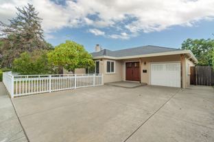 996 Simmons Ln - Photo 1 of 1