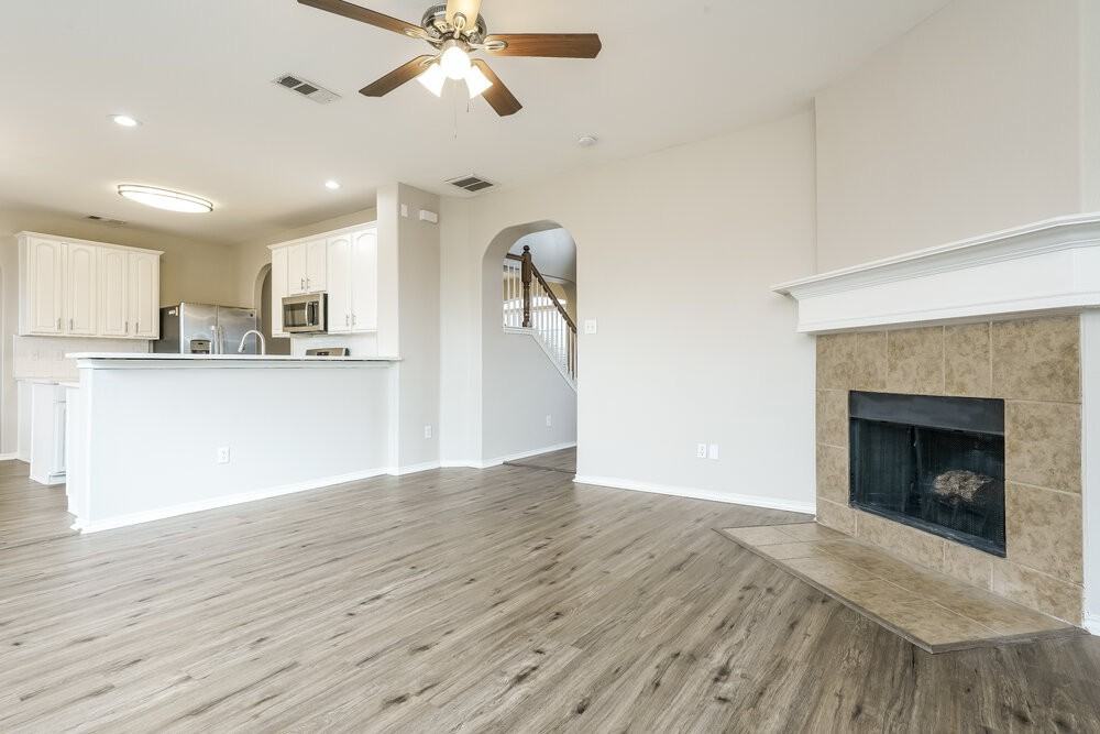 521 Roundrock Ln - Photo 6 of 17