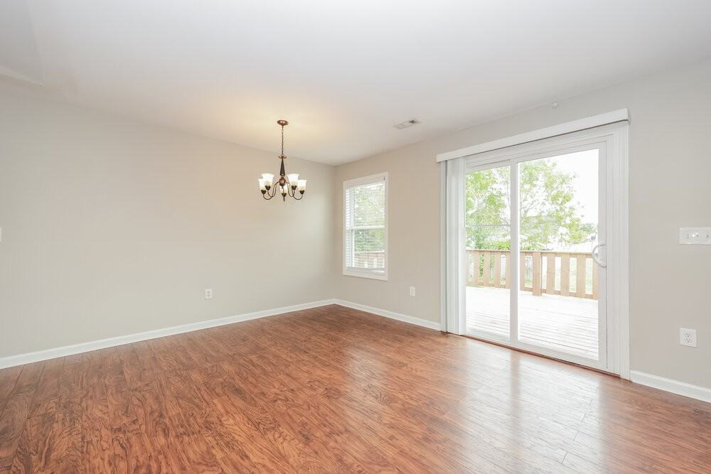 2712 Mollys Ct - Photo 6 of 17