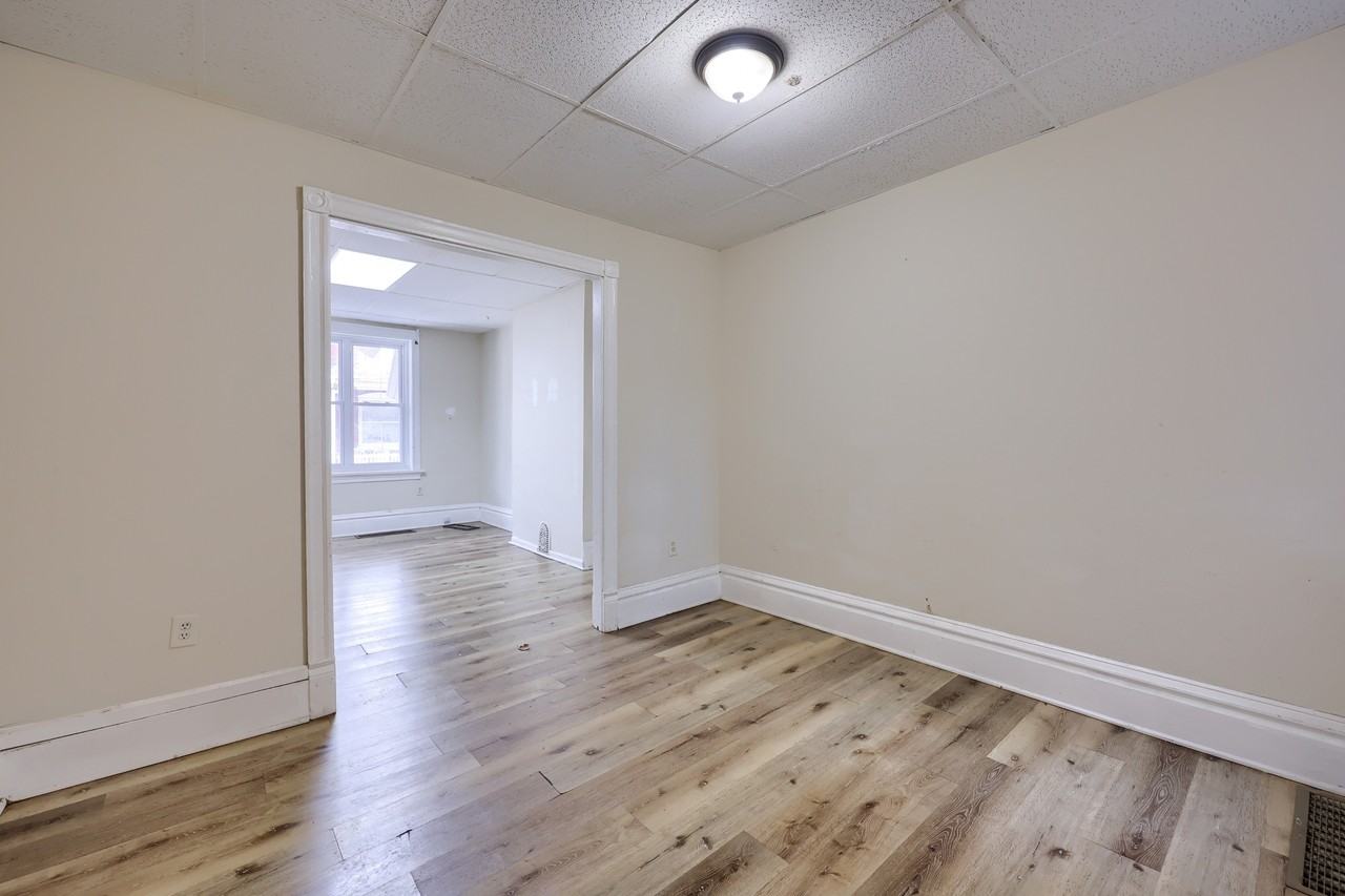 2145 Penn St #1 - Photo 2 of 50