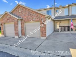 featured image of 652 W 800 N #126