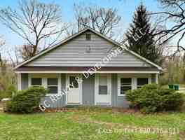 featured image of 35W710 Woodlawn Ave #2