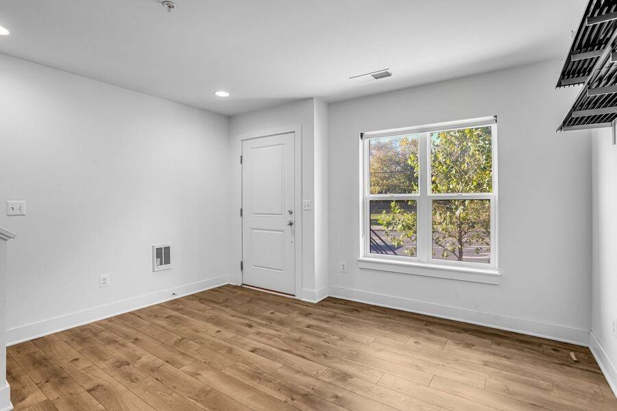 5519 S Dakota Ave Ne - Photo 3 of 50