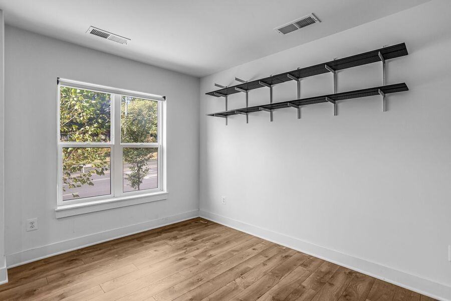 5519 S Dakota Ave Ne - Photo 5 of 50