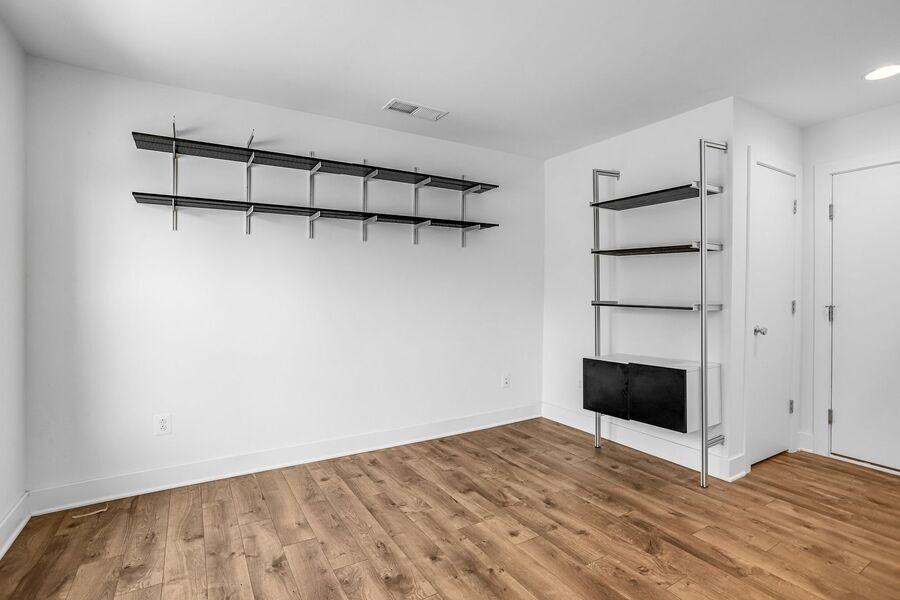 5519 S Dakota Ave Ne - Photo 6 of 50