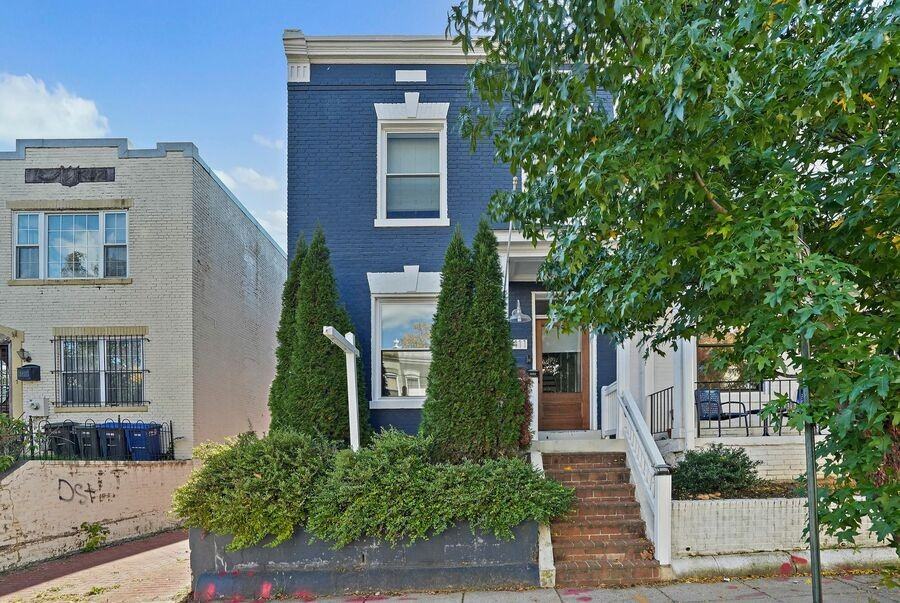 1411 D St Ne - Photo 2 of 29