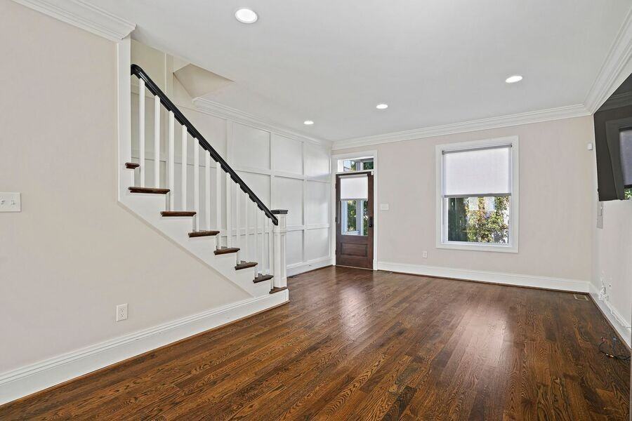 1411 D St Ne - Photo 3 of 29