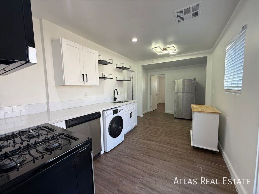 1606 W Taylor St #B - Photo 2 of 12