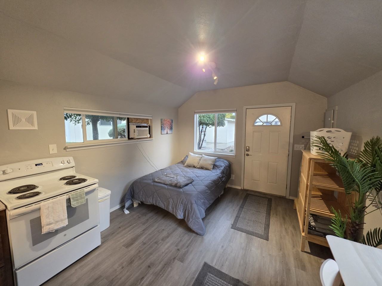 312 Howard St #B - Photo 2 of 15