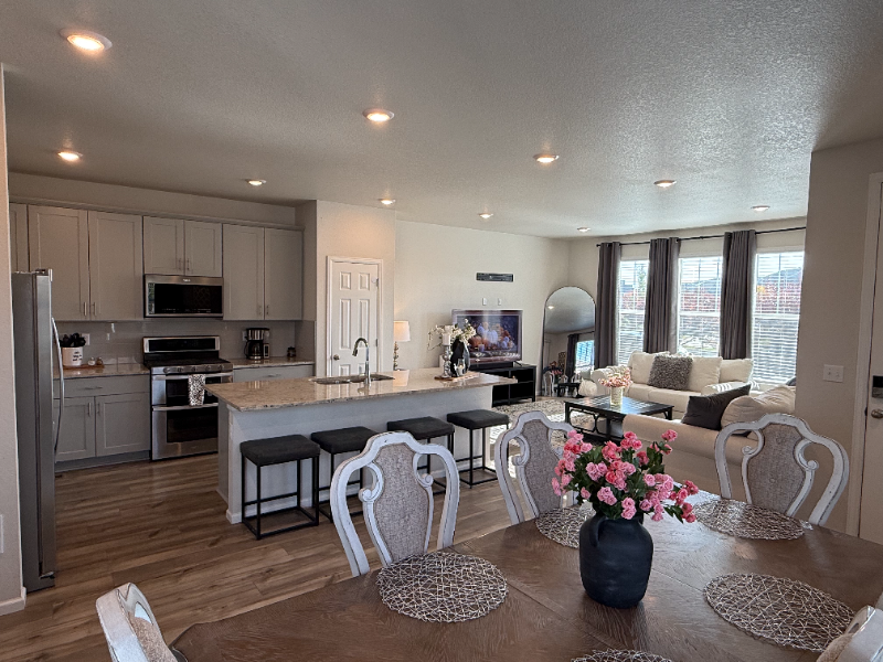 900 Tarragon Rd - Photo 2 of 27