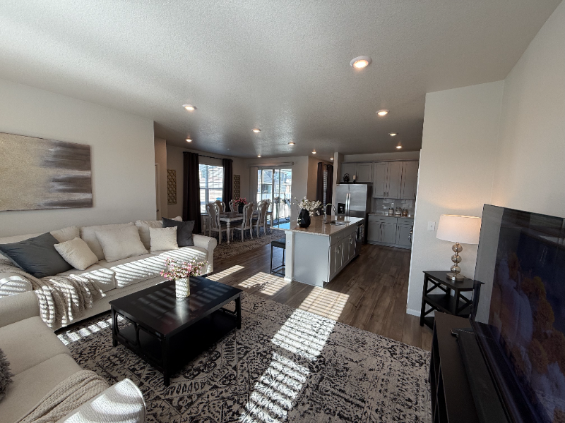 900 Tarragon Rd - Photo 3 of 27