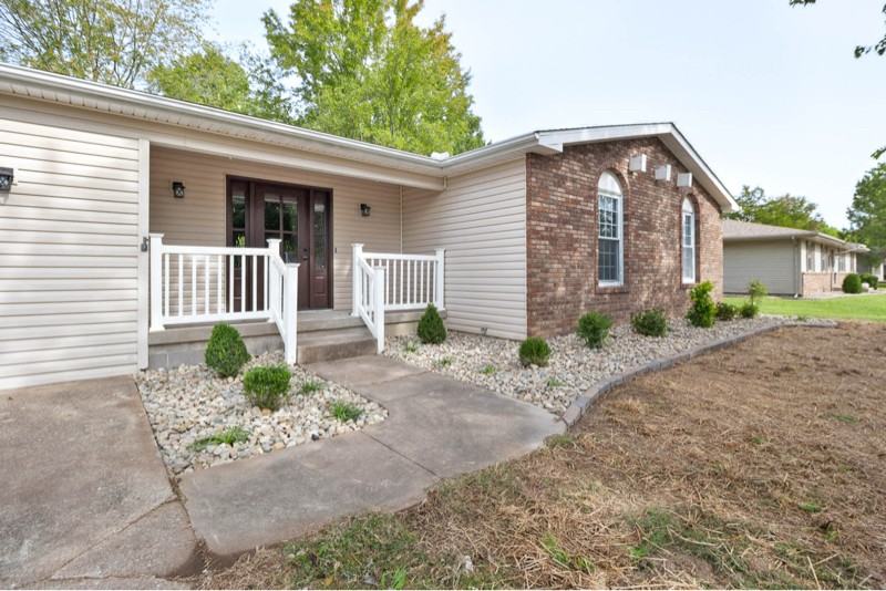 304 Gateway Rd - Photo 2 of 20