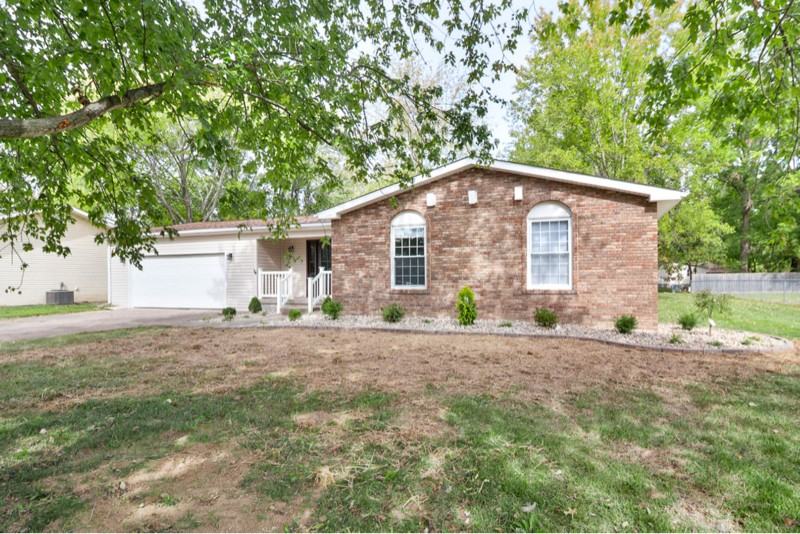 304 Gateway Rd - Photo 3 of 20