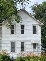 featured image of 914A Broadway Ave