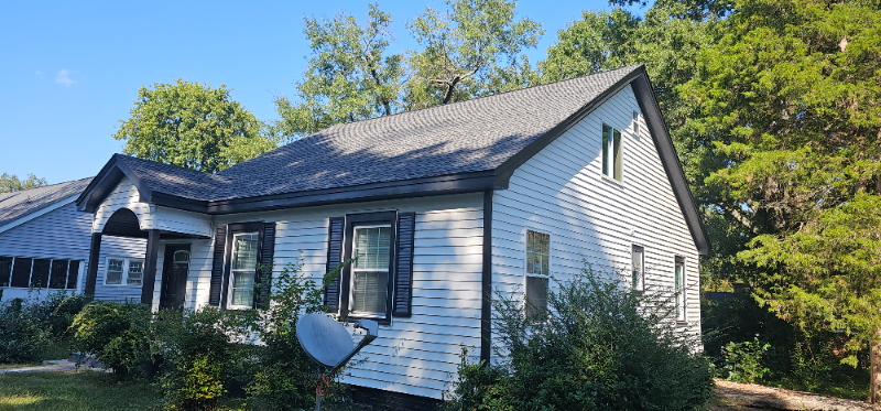 403 Rose Hl - Photo 2 of 17