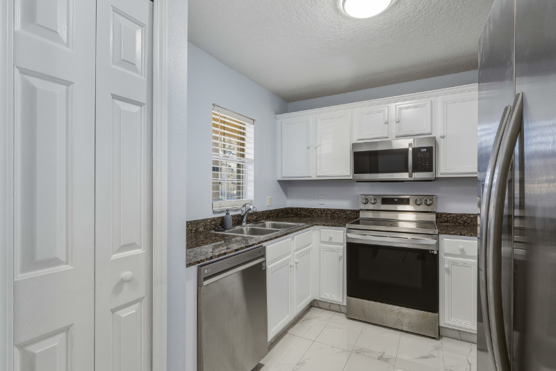 3410 Castle Stone Ct - Photo 5 of 20