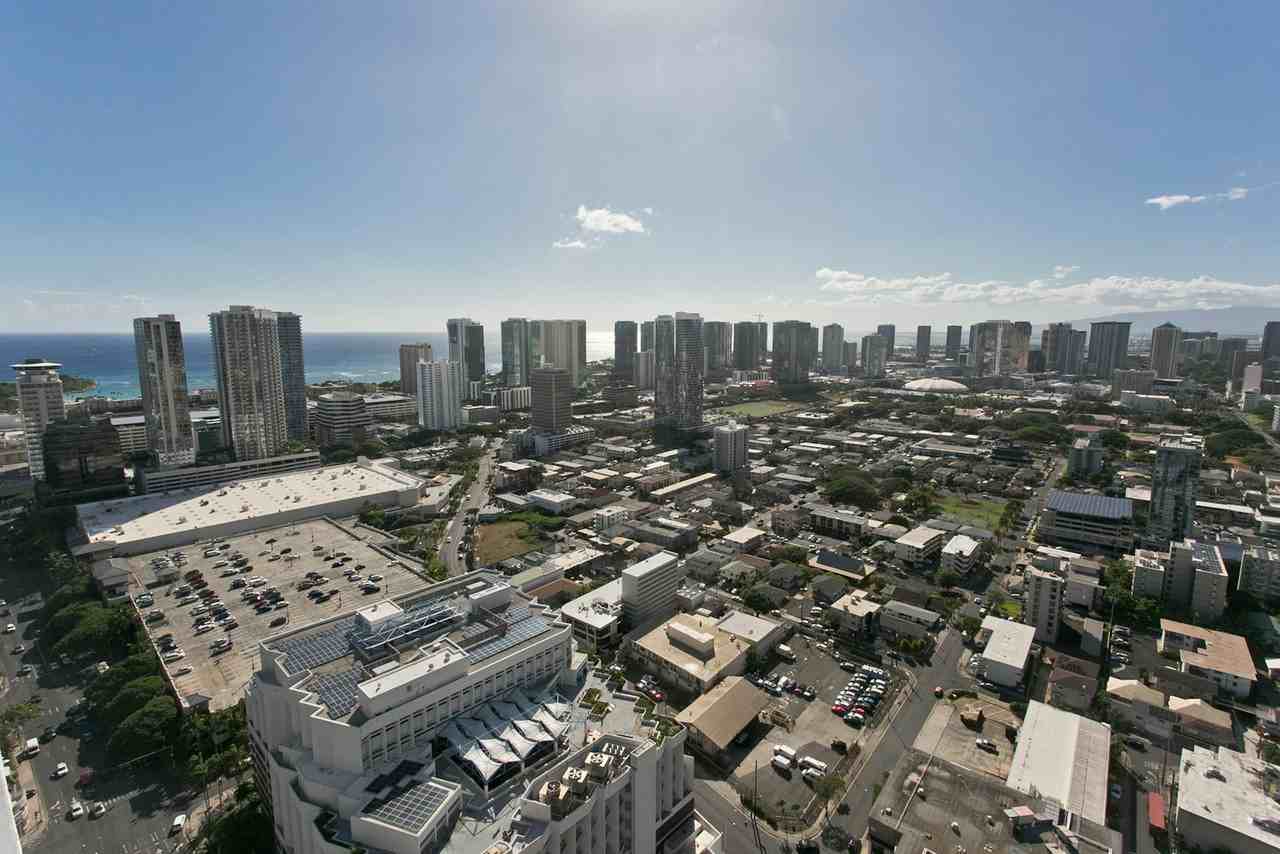 1515 Liona Street , Unit 3918 - Photo 4 of 31