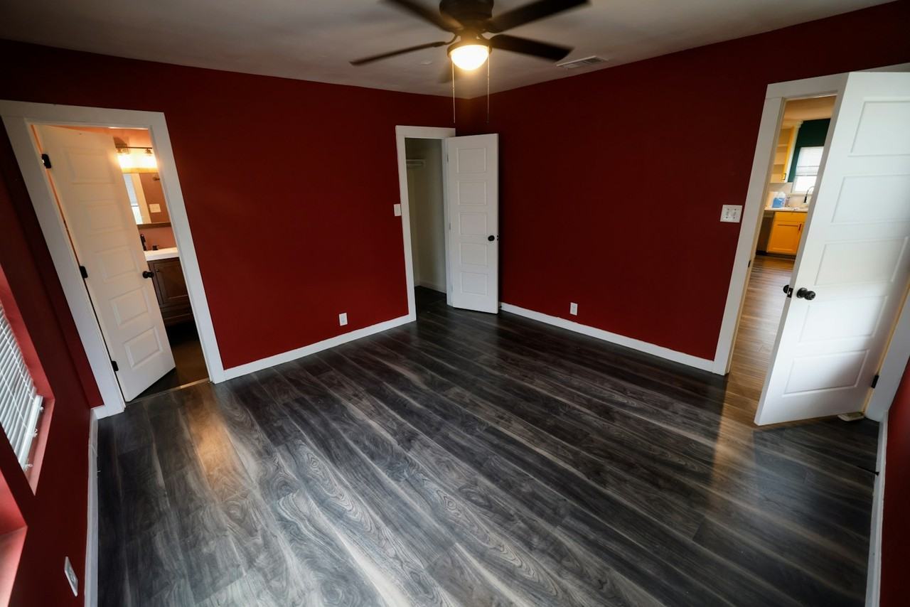 2118 Berwick Ave - Photo 6 of 12