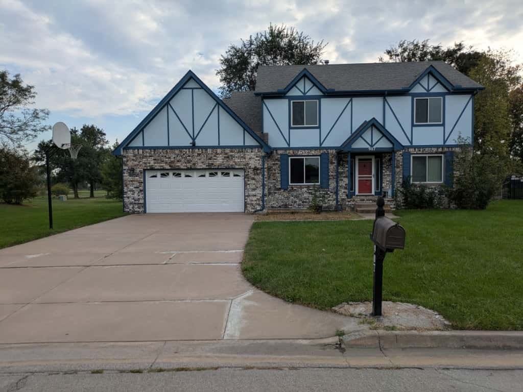 907 Second Street - Photo 2 of 28