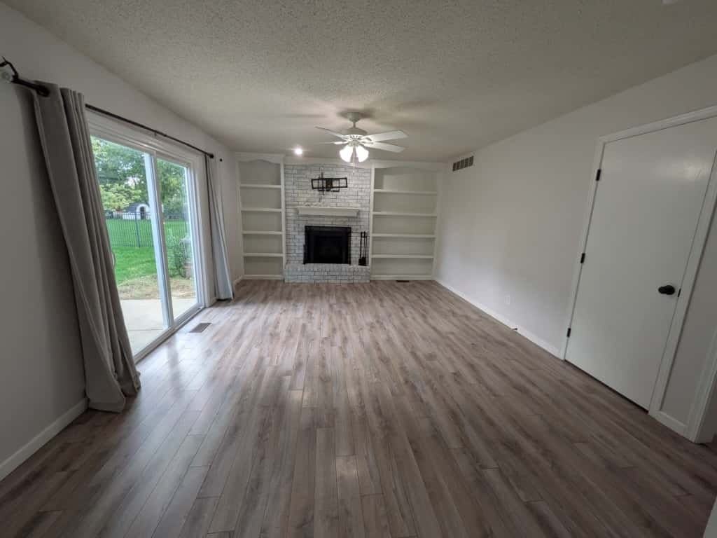 907 Second Street - Photo 4 of 28