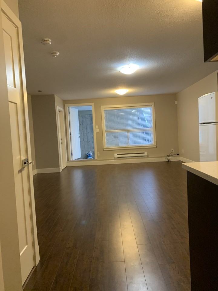 2882 160 St - Photo 3 of 15