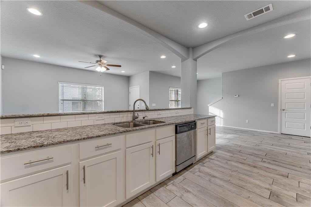 1348 N Corsica Dr - Photo 7 of 20