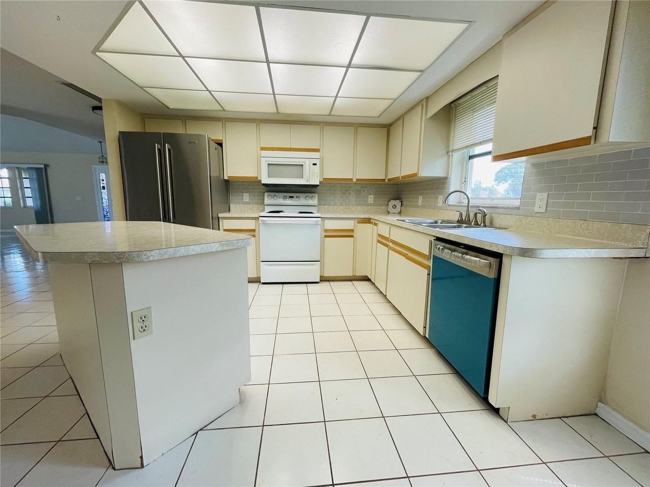 1491 Oriel Ct - Photo 5 of 18